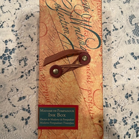 Madame de Pompadour Ink Box - Picture 8 of 8